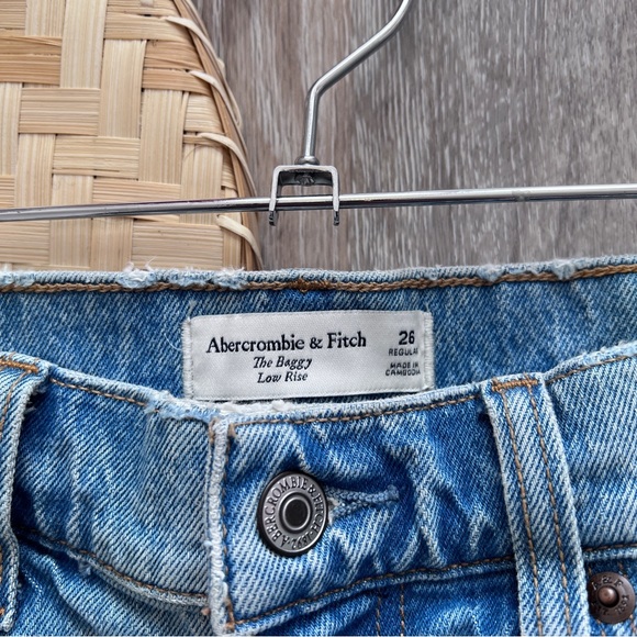 Abercrombie & fitch low rise baggy jeans medium light wash - Picture 6 of 7